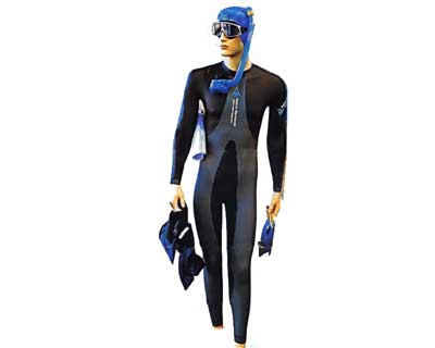 La natacion Estilos de nataci&oacute;n competitiva<br /><br />Cuatro son los estilos de nataci&oacute;n que se utilizan en competiciones:<br /><br />    * Estilo crawl, o crol (tambi&eacute;n se conoce como estilo libre)<br />    * Estilo mariposa<br />    * Estilo braza o Pecho<br />    * Estilo espalda o Dorso<br /><br />La nataci&oacute;n competitiva consiste en nadar con el fin de mejorar las marcas propias, es un deporte de autosuperaci&oacute;n. Se hizo popular en el siglo XIX, y es un evento importante de los Juegos Ol&iacute;mpicos. El cuerpo que se encarga de administrar la nataci&oacute;n competitiva es la FINA, que incluye subramas de grupos locales como el United States Swimming (USS) en los Estados Unidos. La FINA coordina cuatro disciplinas de nataci&oacute;n, en diferentes distancias.<br /><br />   1. Libre se refiere a